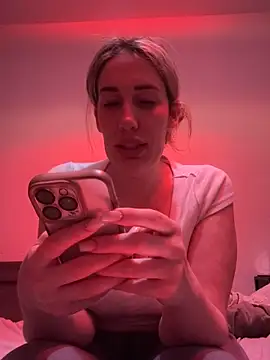 JuliaPrivat online show from 12, 3, 2026