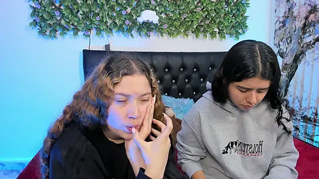 valeria and zoe online show from 29, 4, 2026