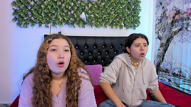 valeria and zoe online show from 30, 4, 2026