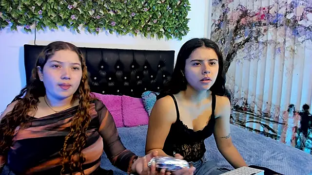 valeria and zoe online show from 8, 5, 2026
