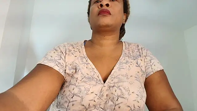 Snapshot of luxy_benet chatting on 16, 3, 2026 luxy benet online show from 16, 3, 2026