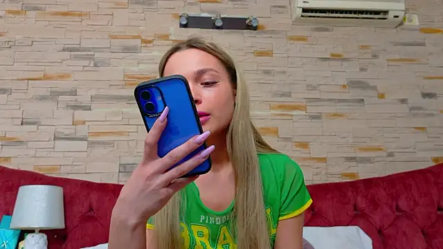 Snapshot of LannaSkyy chatting on 7, 3, 2026 LannaSkyy online show from 7, 3, 2026