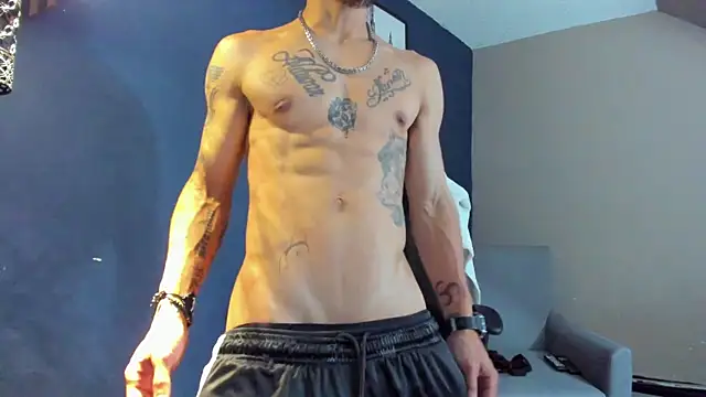 Snapshot of DanteLuxx chatting on 4, 3, 2026 DanteLuxx online show from 4, 3, 2026