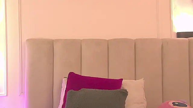 SamanthaVega  online show from 28, 7, 2026