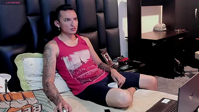 Snapshot of Mike_Waters chatting on 5, 3, 2026 Mike Waters online show from 5, 3, 2026