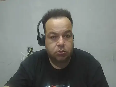 Snapshot of UrsoBissexualPauGrosso chatting on 18, 3, 2026 UrsoBissexualPauGrosso online show from 18, 3, 2026