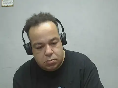 Snapshot of UrsoBissexualPauGrosso chatting on 21, 3, 2026 UrsoBissexualPauGrosso online show from 21, 3, 2026