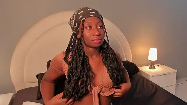 Snapshot of zoepinkett chatting on 21, 3, 2026 zoepinkett online show from 21, 3, 2026