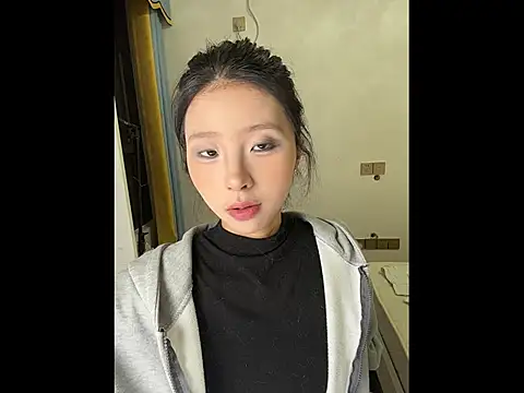 Y--F--LOVE online show from 29, 4, 2026