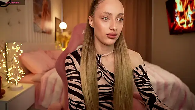 Snapshot of Mila_Murr chatting on 11, 3, 2026 Mila Murr online show from 11, 3, 2026