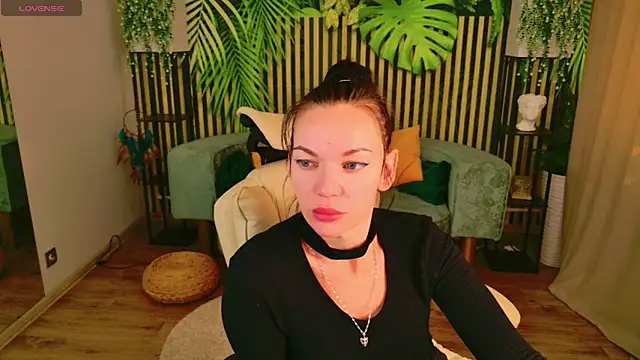 Snapshot of JulieHiL chatting on 22, 3, 2026 JulieHiL online show from 22, 3, 2026