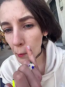 Snapshot of Kamorana chatting on 9, 3, 2026 Kamorana online show from 9, 3, 2026