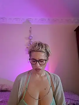 LunaBlaise online show from 25, 4, 2026
