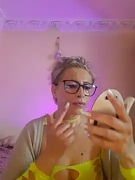 LunaBlaise online show from 4, 5, 2026