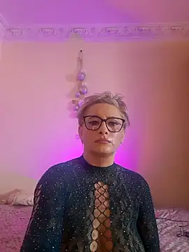 LunaBlaise online show from 5, 5, 2026