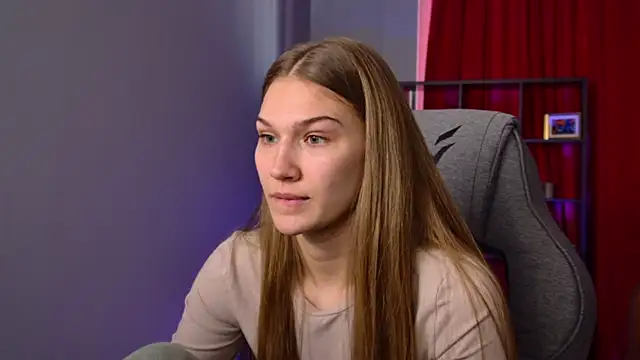 Snapshot of Sweet_Emilya chatting on 23, 3, 2026 Sweet Emilya online show from 23, 3, 2026