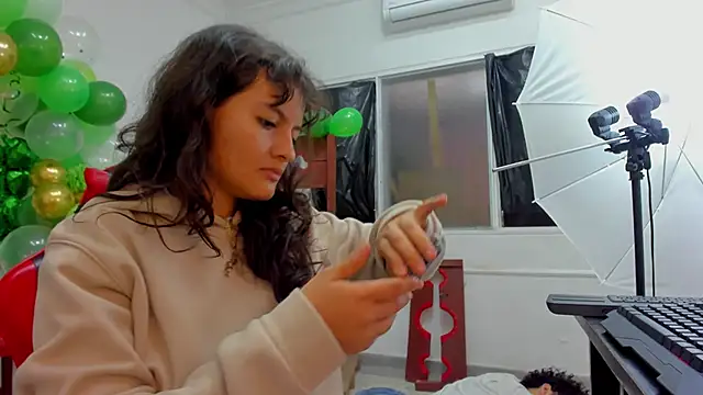 MiaBella and Max online show from 18, 3, 2026