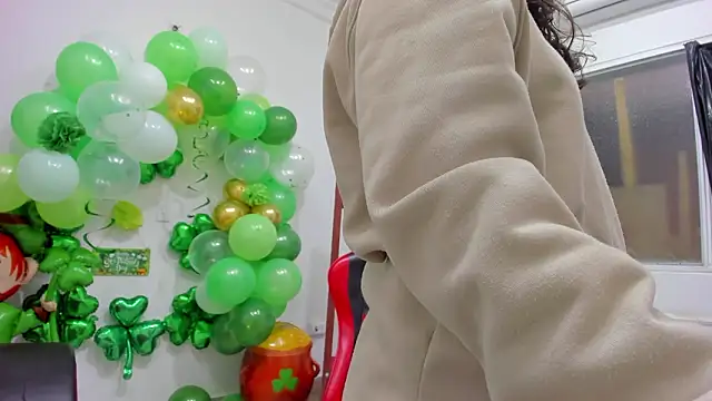 MiaBella and Max online show from 19, 3, 2026