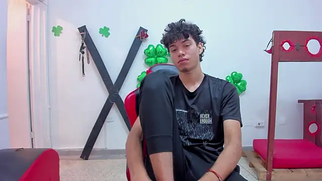 MiaBella and Max online show from 22, 3, 2026