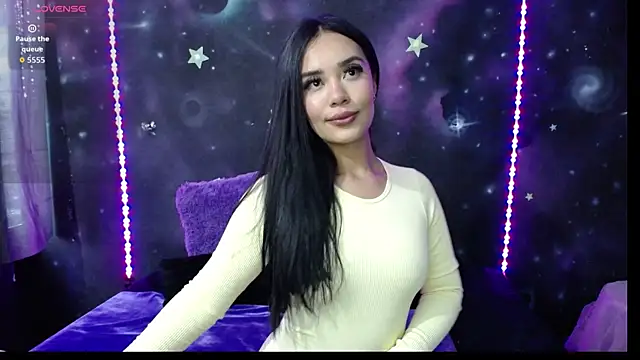 ValentinaRojass  online show from 11, 4, 2026
