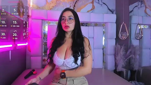 saray white  online show from 5, 3, 2026