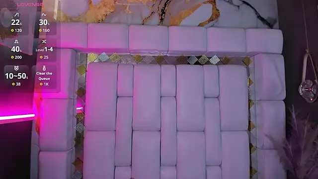 saray white  online show from 14, 3, 2026