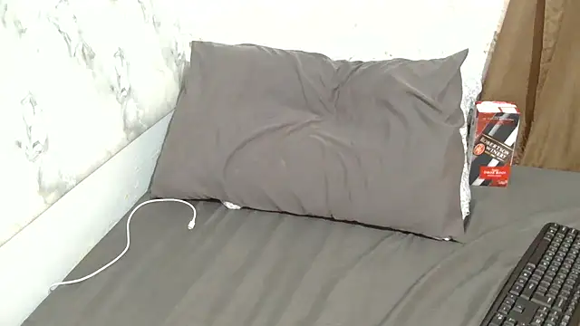 HottestEbonyBitch online show from 28, 4, 2026