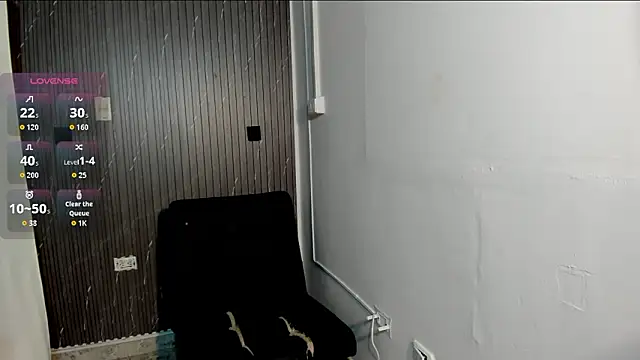 CharlotteKing8 online show from 6, 3, 2026