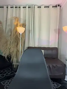 Maii Luna online show from 6, 8, 2026
