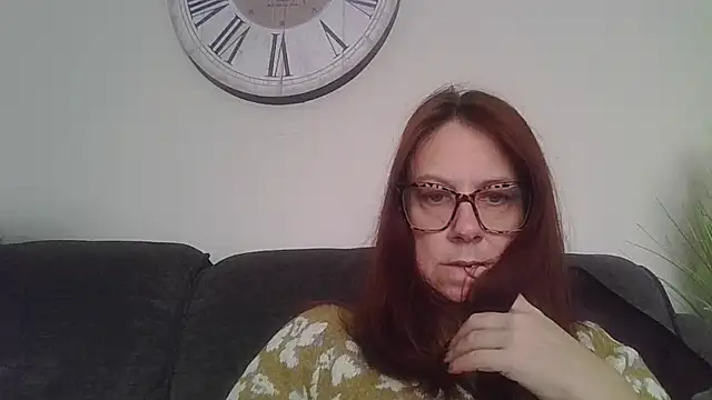 Snapshot of Cara-CurvyUK chatting on 4, 3, 2026 Cara-CurvyUK online show from 4, 3, 2026