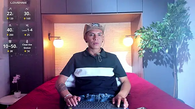 Snapshot of Juanse_Colling chatting on 12, 3, 2026 Juanse Colling online show from 12, 3, 2026