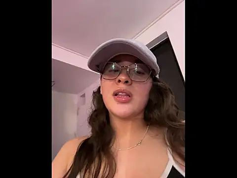 Snapshot of AriaDonatti chatting on 10, 3, 2026 AriaDonatti online show from 10, 3, 2026