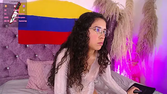 Amara Davis1 online show from 6, 7, 2026