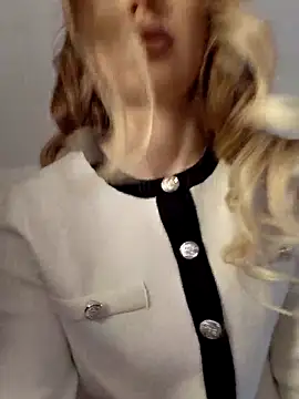 Snapshot of AlishaWey chatting on 5, 3, 2026 AlishaWey online show from 5, 3, 2026