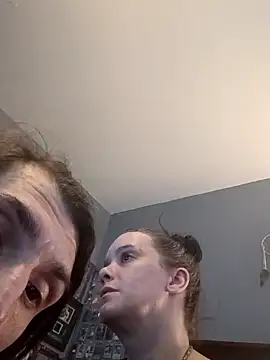 Snapshot of RobNKaysWorldtour chatting on 8, 4, 2026 RobNKaysWorldtour online show from 8, 4, 2026