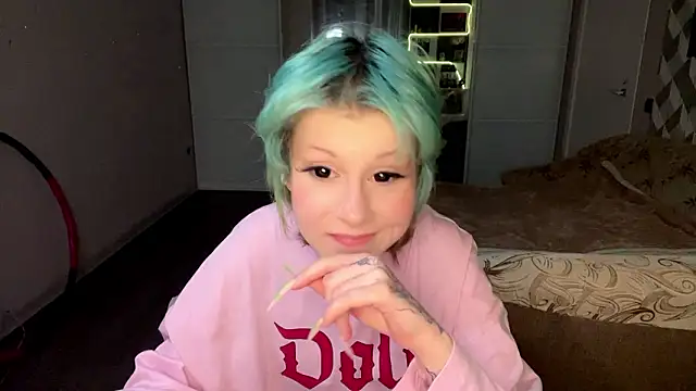 SalenaVeron online show from 6, 3, 2026