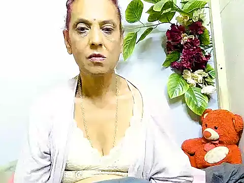 Hot queen58 online show from 24, 6, 2026