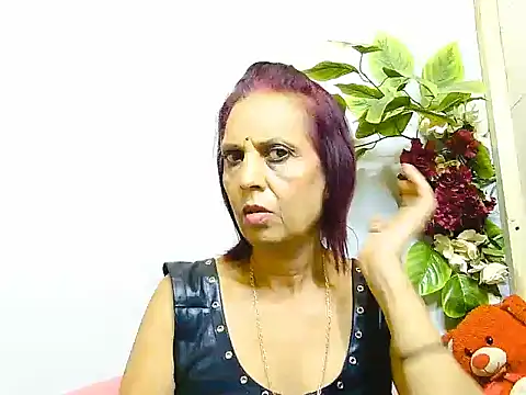 Hot queen58 online show from 28, 6, 2026
