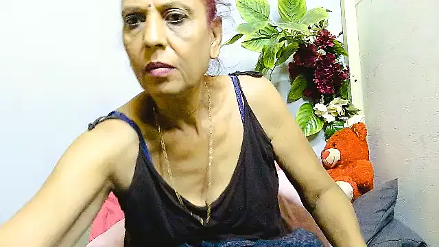 Hot queen58 online show from 30, 6, 2026