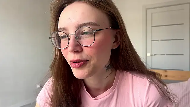 Snapshot of Lolatatee chatting on 23, 3, 2026 Lolatatee online show from 23, 3, 2026