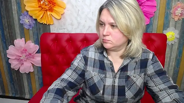 Snapshot of VickyRobins chatting on 5, 3, 2026 VickyRobins online show from 5, 3, 2026