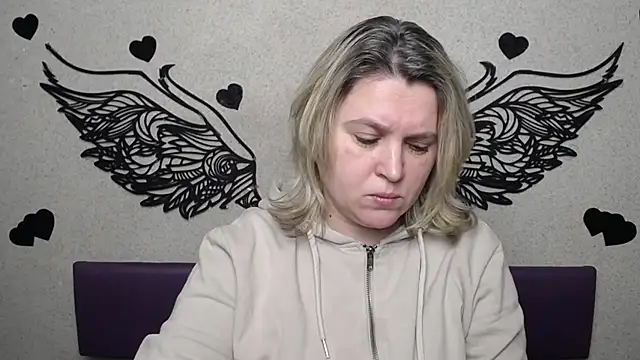 Snapshot of VickyRobins chatting on 10, 3, 2026 VickyRobins online show from 10, 3, 2026