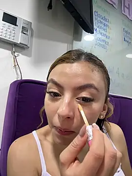  Nahomy online show from 6, 5, 2026