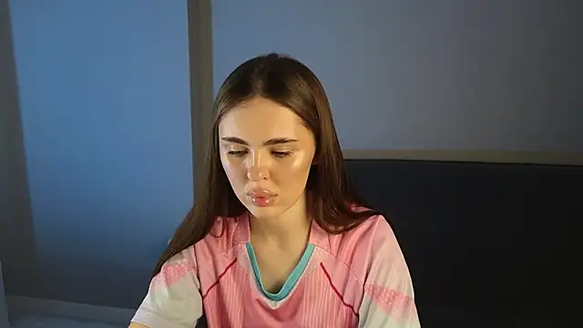 Snapshot of SheilaHigh chatting on 3, 3, 2026 SheilaHigh online show from 3, 3, 2026