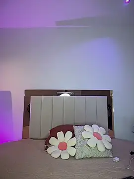 Mia Becket  online show from 9, 3, 2026