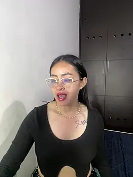 Snapshot of Anni_Rose chatting on 19, 4, 2026 Anni Rose online show from 19, 4, 2026