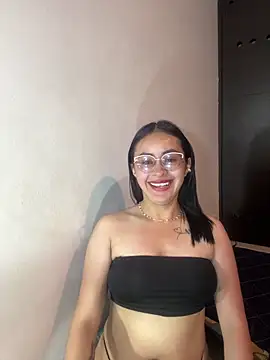 Snapshot of Anni_Rose chatting on 22, 4, 2026 Anni Rose online show from 22, 4, 2026