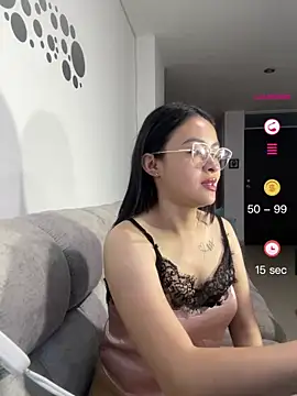 Snapshot of Anni_Rose chatting on 23, 4, 2026 Anni Rose online show from 23, 4, 2026