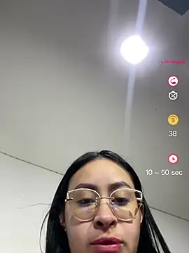 Snapshot of Anni_Rose chatting on 29, 4, 2026 Anni Rose online show from 29, 4, 2026