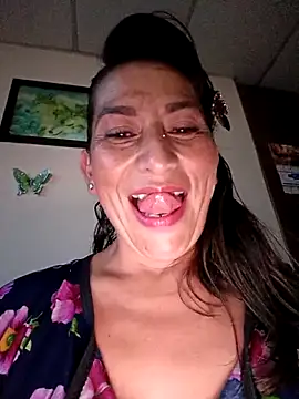 Lucia Rios online show from 6, 5, 2026